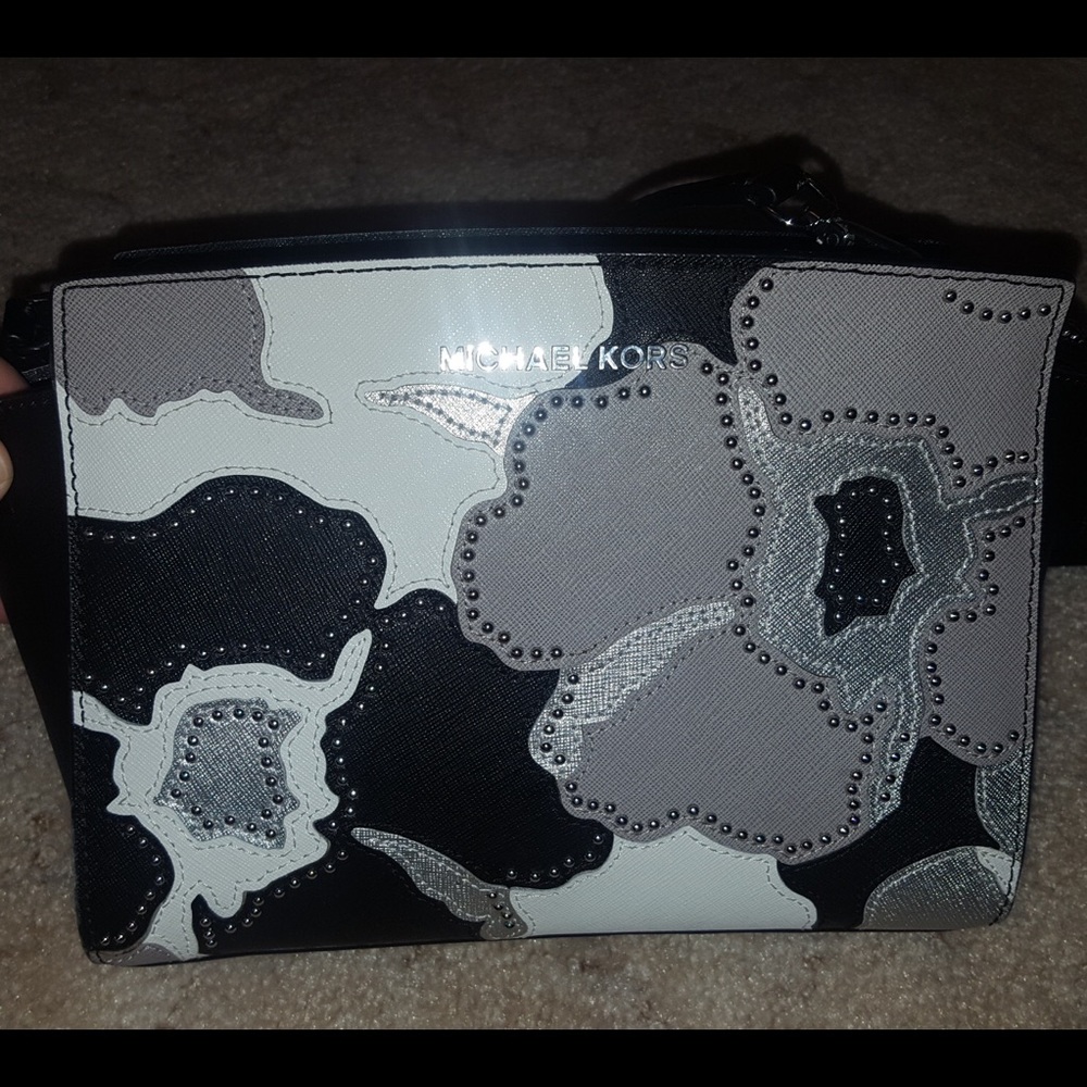 Michael Kors crossbody purse